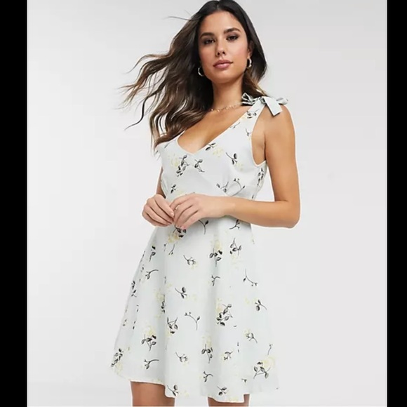 Zulu & Zephyr Dresses & Skirts - Zulu & Zephyr Exclusive beach mini dress in pale green floral XS